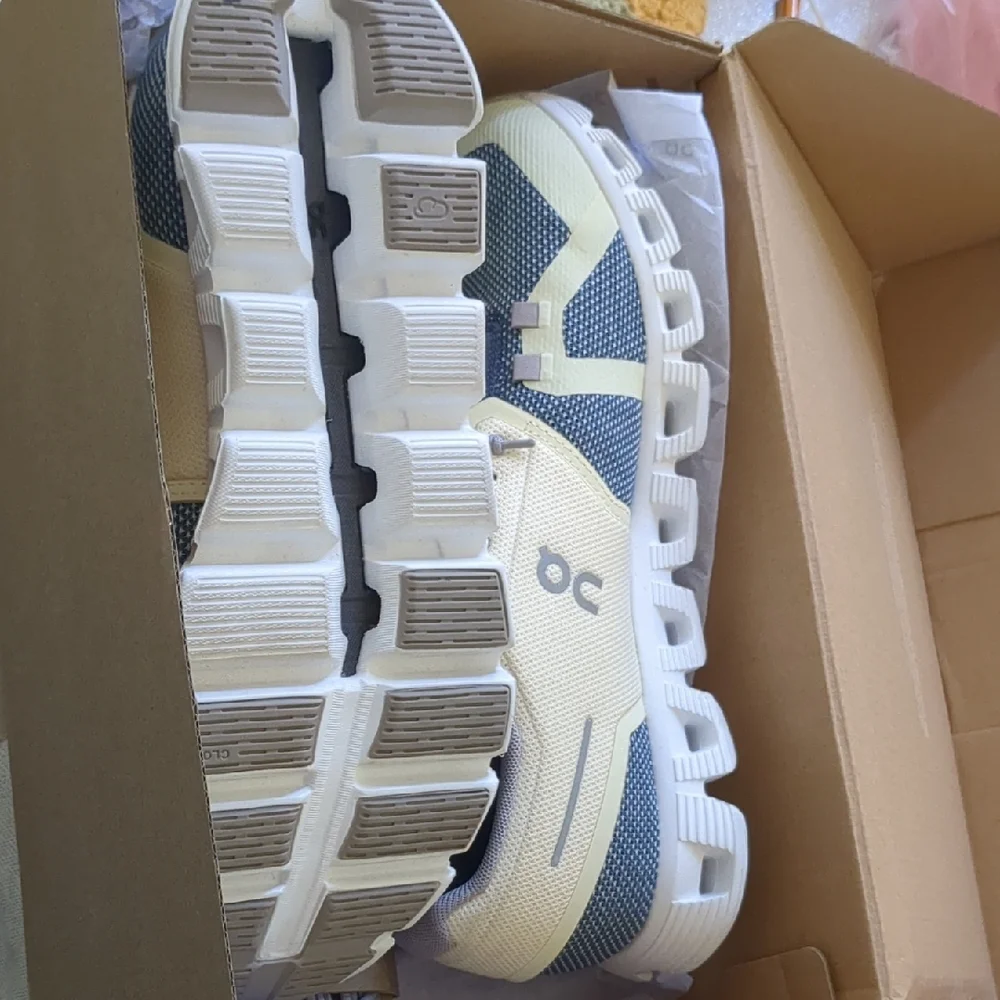 On Running Light Yellow and Blue Athletic Shoes - Picture 3 of 6